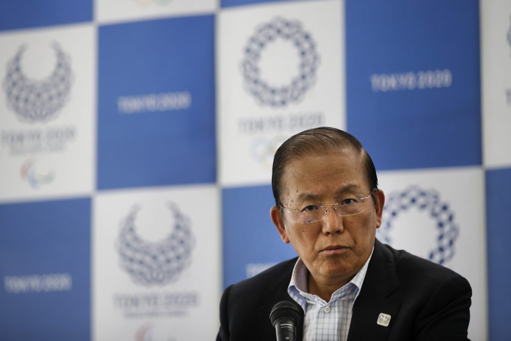 2019年6月11日に東京で行われた記者会見でメディアからの質問に耳を傾ける2020年東京オリンピック組織委員会の武藤敏郎事務総長。(File photo/AP)