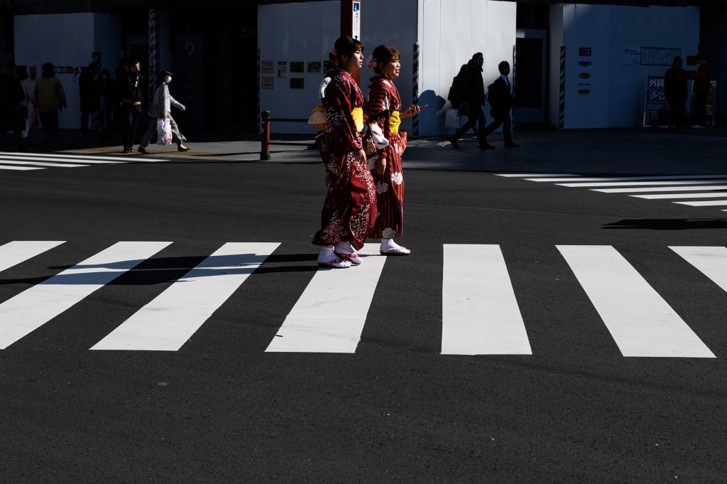 全体の採用数は8461人で、うち女性は3117人。(AFP)
