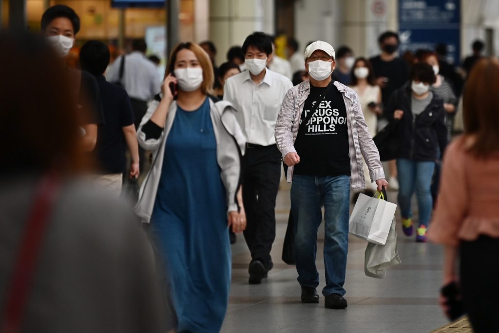 誤認する確率は１００億分の１以下といい、約２秒で本人確認が完了する。(AFP)