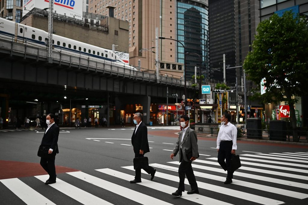 新型コロナウイルスの感染拡大を受けた動きとみられ、都は中小企業向けの助成金を用意し、さらなる導入を働き掛けている。(AFP)