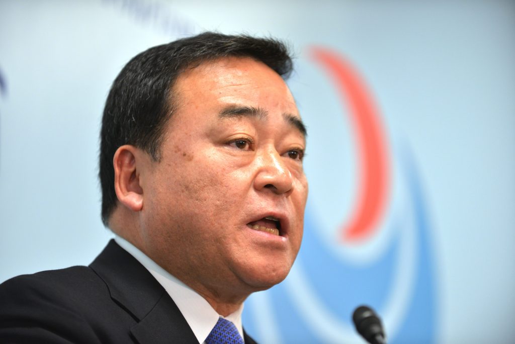 梶山弘志経済産業相は会合で「貿易制限はできるだけ速やかに解除することが重要だ」と指摘。(AFP)