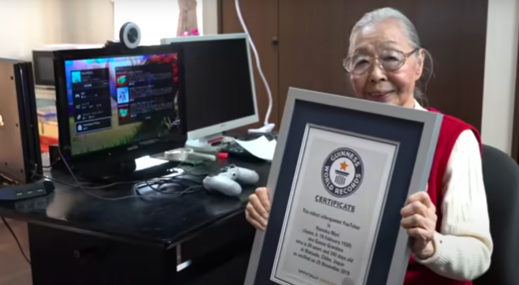 日本人ゲーマーでおばあちゃんの森浜子さんは、世界最高齢YouTubeゲーマーとしてギネス世界記録に認定された。（YouTube/ギネスワールドレコーズ）
