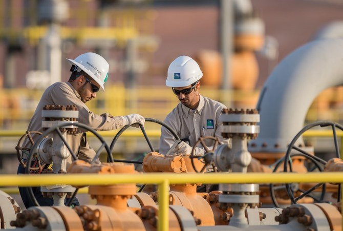 クウェートとサウジアラビアは6月1日から1ヶ月間、アルカフジ共同油田での原油生産を停止する。上の写真はサウジアラビアの石油施設。（AFP/資料写真）