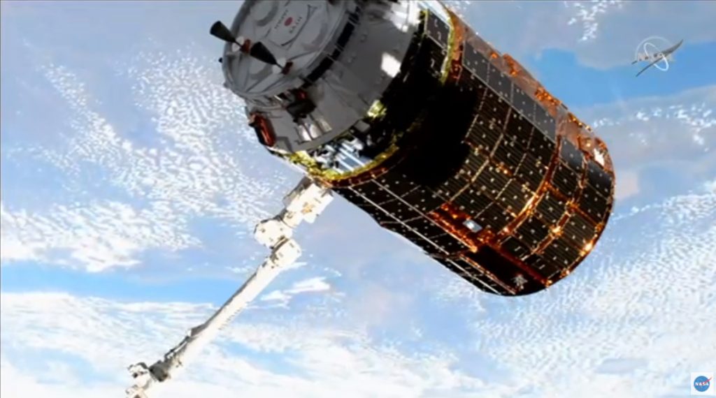 三菱重工業は２１日午前２時３１分、国際宇宙ステーション（ＩＳＳ）に物資を運ぶ無人補給機「こうのとり」９号機を。(NASA)