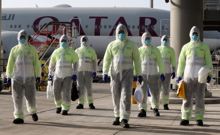 スクープ カタール航空 新型コロナ禍の渦中で会社の宣伝にかまけ乗務員の生命を危険にさらす Arab News