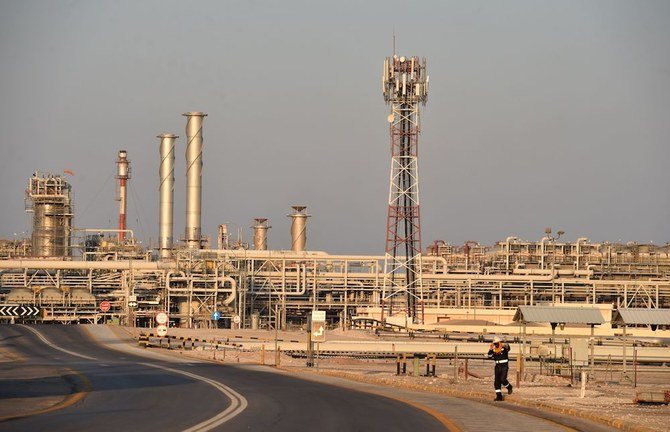 サウジアラビアは、6月の原油生産量を日糧100万バレル追加削減する。 自主的な削減は、先月、石油輸出国機構(OPEC)加盟国と非加盟の主要産油国で構成する「OPECプラス」の合意の一環として発表された削減に加えて行われます。