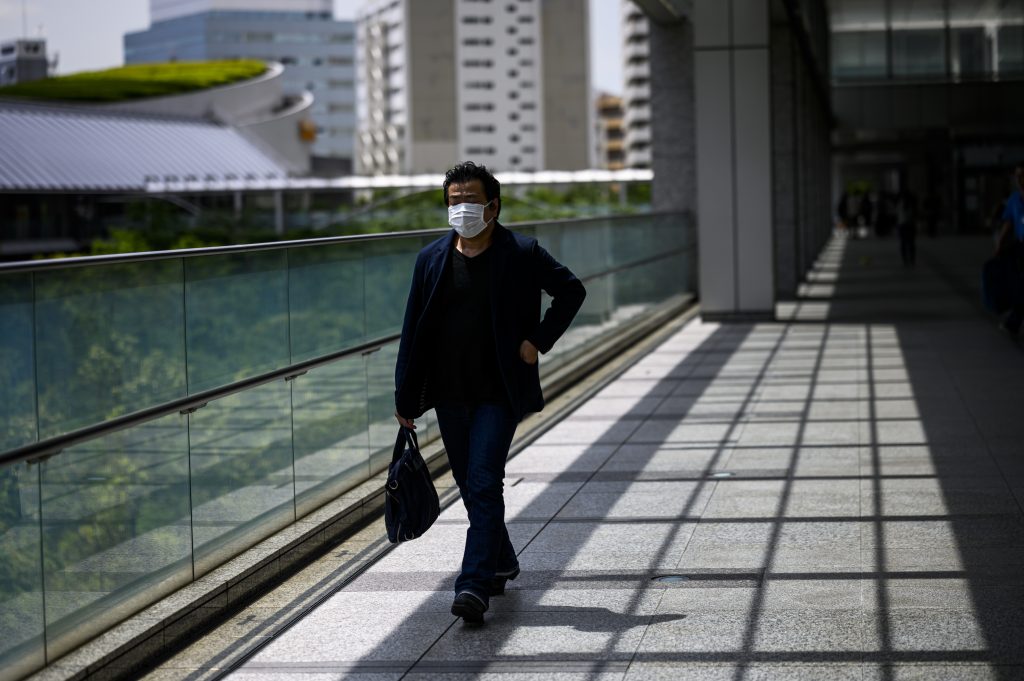 地方移住については東京圏の２０代の関心が特に目立ち、３割近くが高まっていると回答した。(AFP)