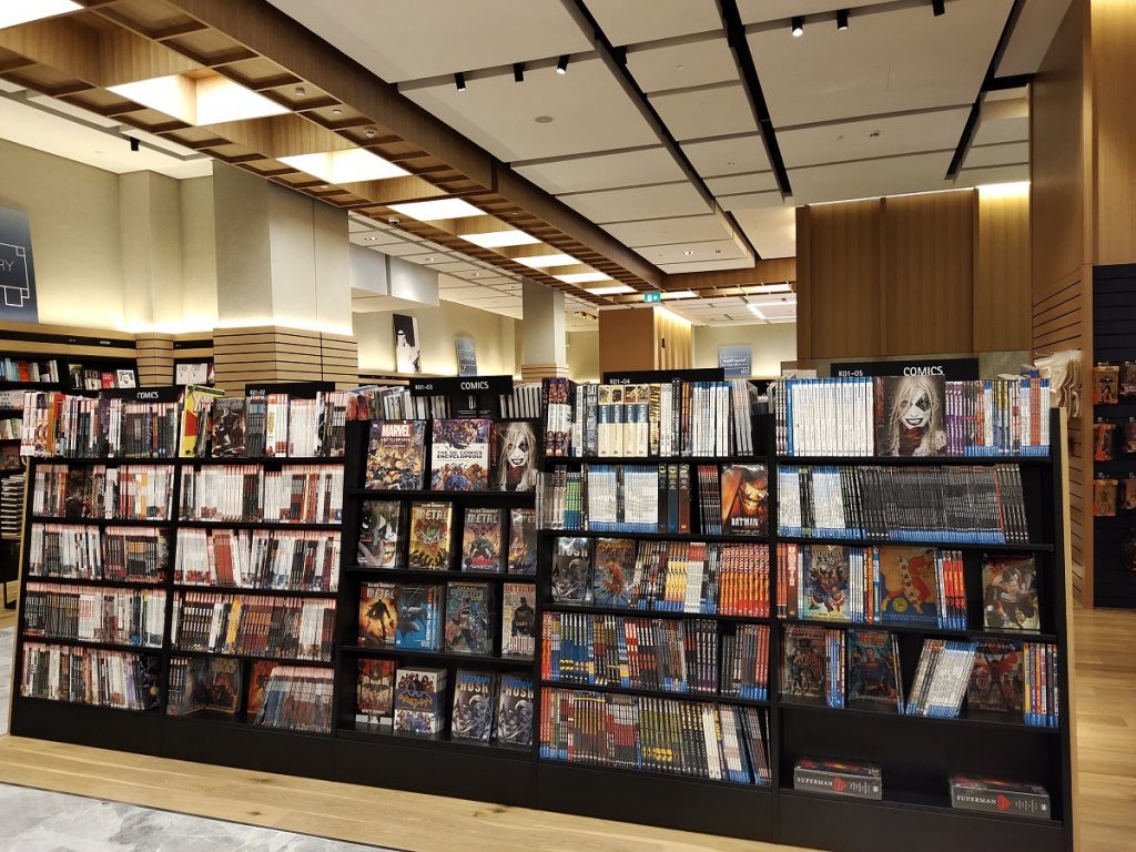 アラブ首長国連邦アブダビのアル・マリア島にあるザ・ガレリア・モールに新しくオープンした紀伊国屋書店。（提供写真）