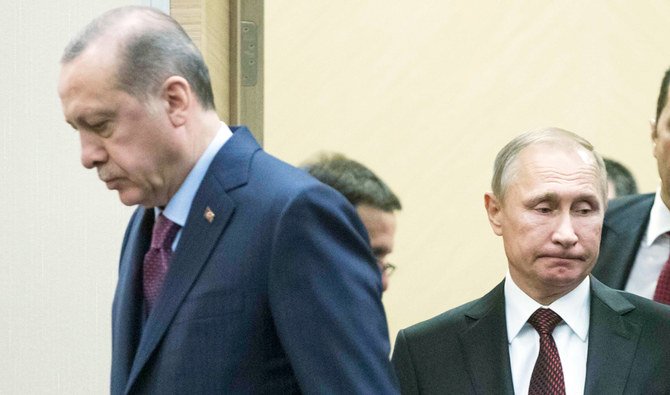 ロシア・ソチでの会談中に会場に入るロシアのウラジーミル・プーチン大統領(左から2番目)とトルコのタイイップ・エルドアン大統領(左)、2017年11月13日。(ロイター)