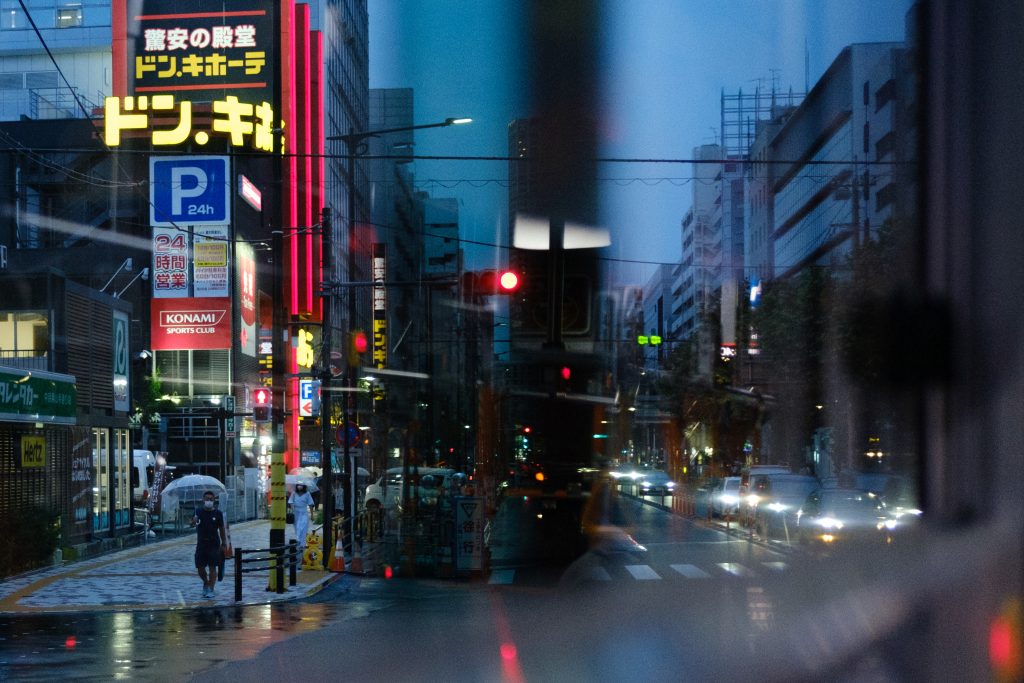 有効求人数は1.9%減。足元は持ち直しの動きがみられ、減少率は過去最大だった前月の8.6%に比べ小幅にとどまった。(AFP)