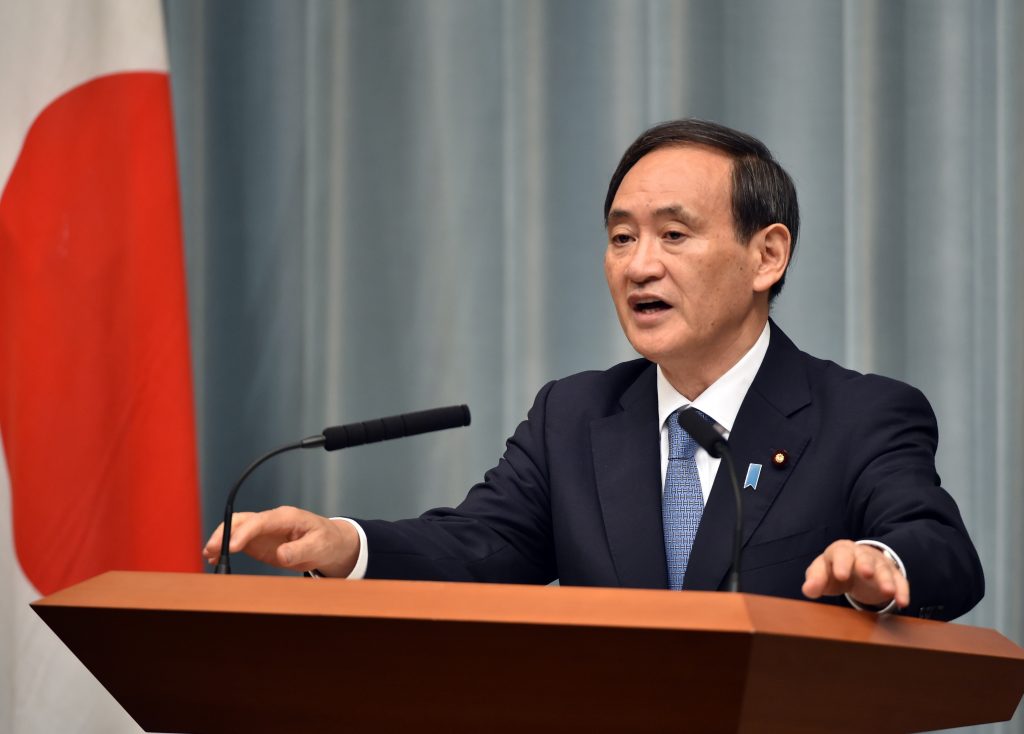 菅氏は「実態を把握した上で必要な対応を早急に検討する」と強調。２２日のキャンペーン開始までに判断する方針を明らかにした。(AFP)