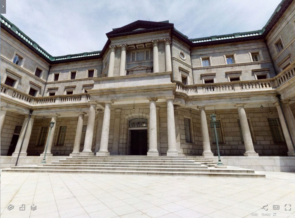東京の日本銀行の建物の眺め。2020年7月3日に撮影された仮想現実ツアーのスクリーンショットより。（VR革新機構/ロイター経由）