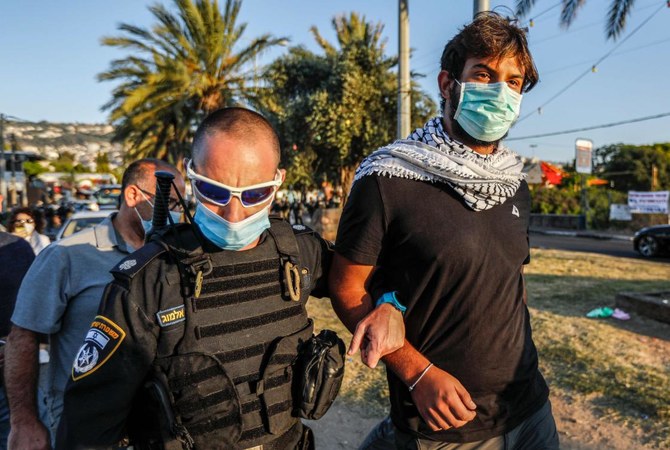 数千人のパレスチナ人がパレスチナの領土を越えてイスラエルの西岸併合計画に抗議した。(ファイル/ AFP)