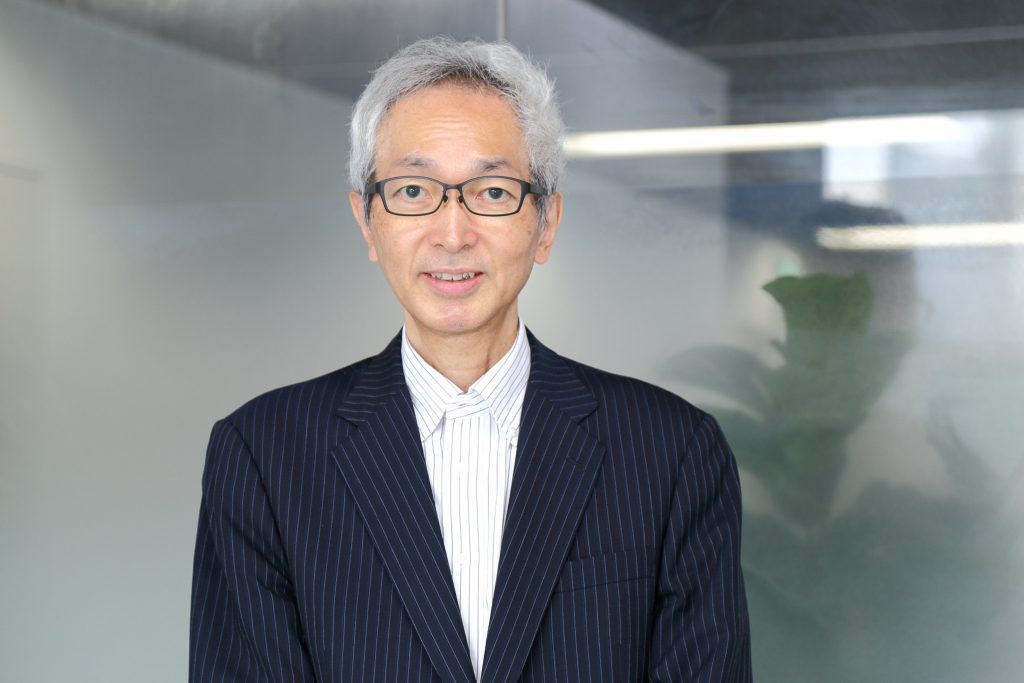 APB株式会社の創業者堀江英明氏は、リチウムイオン電池よりも90%安価な新しい種類のバッテリーを発明した。(APB株式会社)