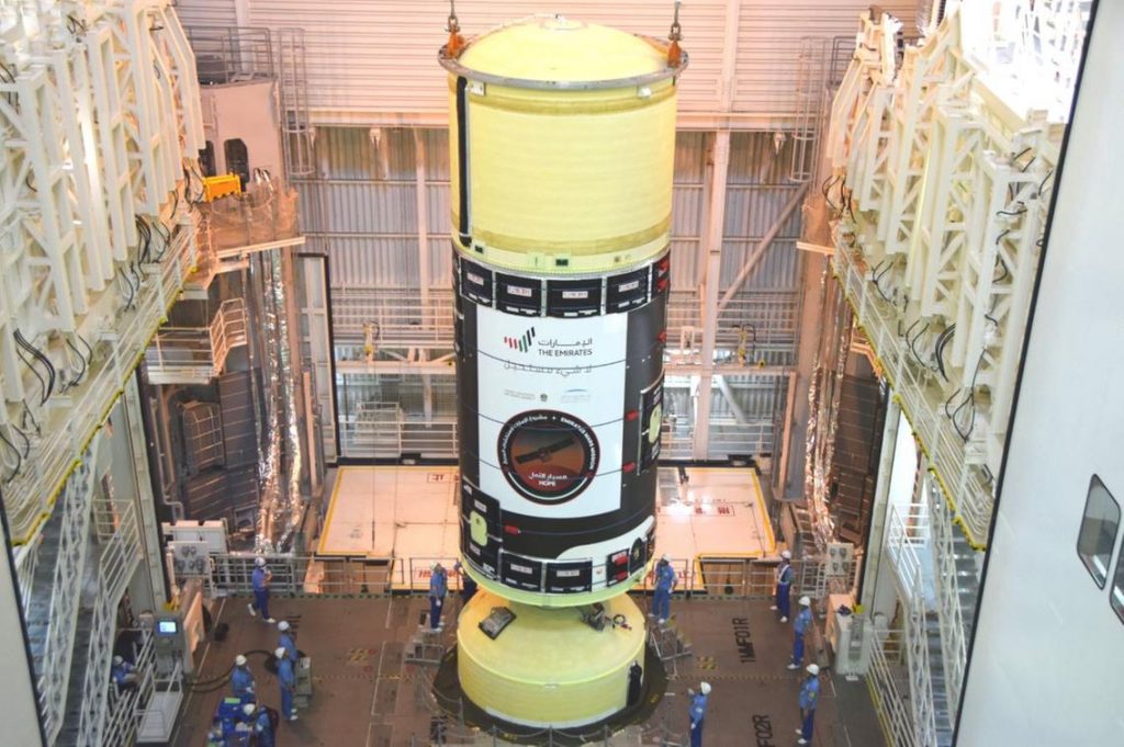 UAE火星探査計画は発射前の最終段階にあり、打ち上げの日まで定期的にチェックされる。（ドバイ報道局）
