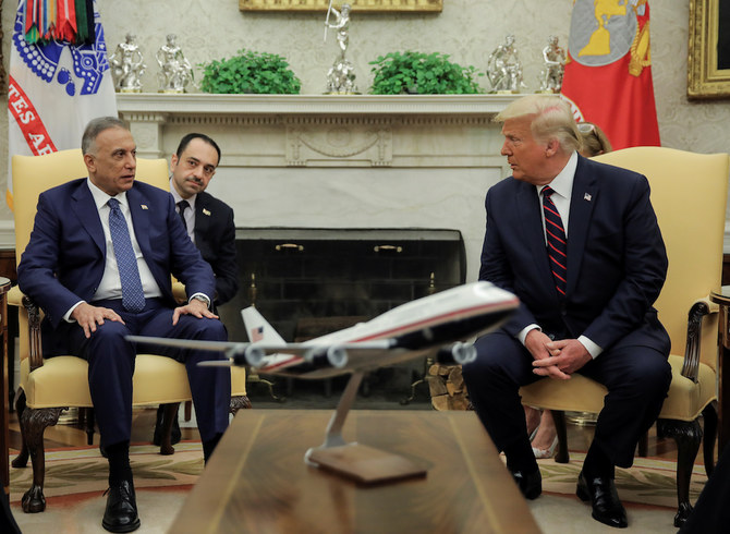 トランプ米大統領が、ワシントンのホワイトハウスでイラクのムスタファ・アル・カディミ首相と会談。 （ロイター）