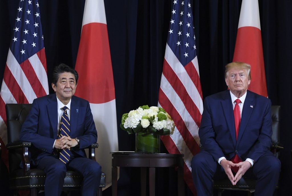 同行記者団によると、トランプ氏は安倍氏について「本当に素晴らしい友人で、われわれはとても良い関係だった」と強調。(AFP)