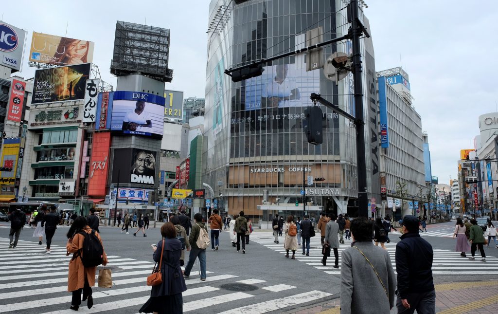 東京都は２０日、新たに１６２人の新型コロナウイルス感染が確認されたと発表した。(AFP)