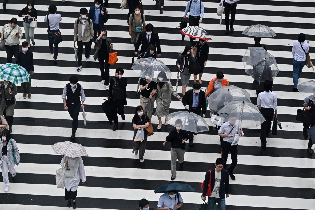 東京都は13日、新型コロナウイルスの感染者が新たに146人確認されたと発表した (AFP)