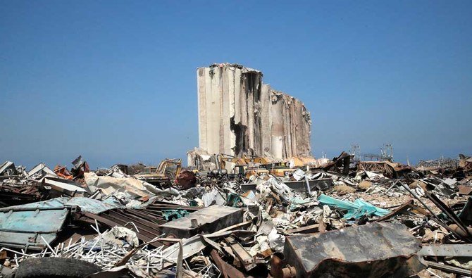 ベイルートの港湾地区で8月4日に発生した大爆発で被害を受けた現場と穀物サイロが写った2020年8月31日の画像。(AFP)