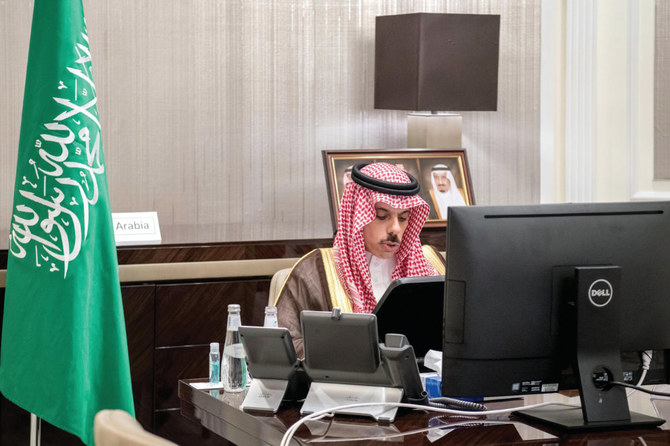 サウジアラビア外相、ファイサル・ビン・ファルハン・ビン・アブドラ王子が勤務する様子。(SPA)