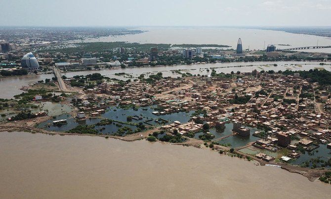 スーダンの南ハルツームのナイル川付近で洪水により水没した建物や道路を写した航空写真(2020年9月8日)(ロイター通信)