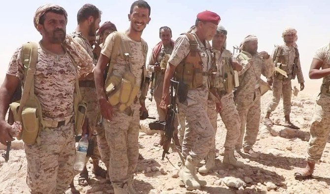 北部のジャウフ県で対フーシ派作戦に参加するイエメンの兵士。（イエメン国防省）