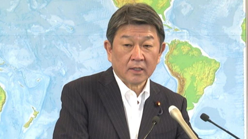 日本の茂木敏光外務大臣、記者会見に対応している。（外務省／Twitter）