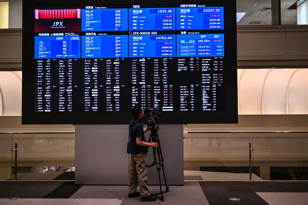 東証は、システム障害は取引システム「アローヘッド」のハードウェア故障が引き金になったと述べている。(AFP)
