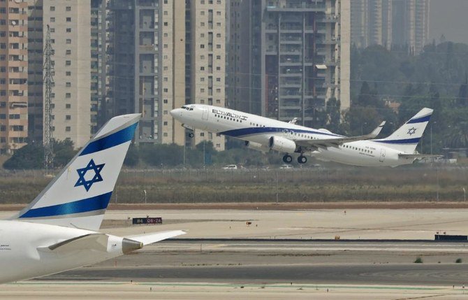 ベングリオン空港の滑走路を離陸するエル・アル航空。民間航空機として初めてイスラエルからUAEへ運航。（提供／AFP）