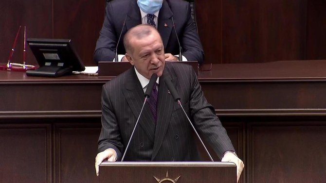 トルコのレジェップ・タイイップ・エルドアン大統領は、アゼルバジアンとアルメニアの紛争でカナダがトルコへの一部の軍事製品の輸出を停止したことは、同盟の精神に反していると述べた。 （AFP）