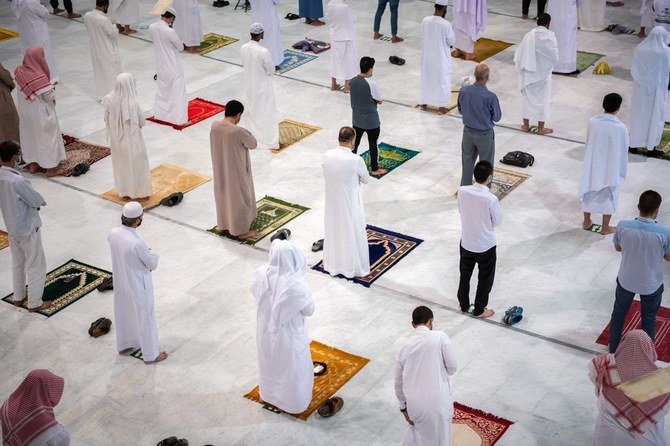 この第二段階では、礼拝参加者はメディナにあるグランドモスクや預言者のモスクで礼拝できる。（SPA）