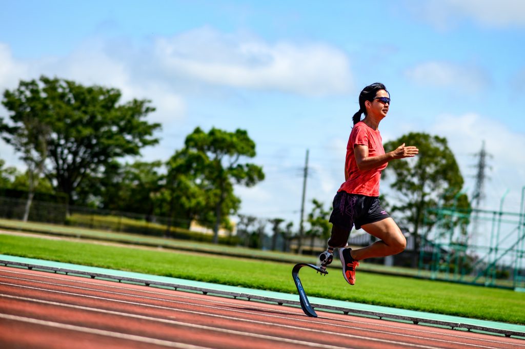 2020年8月31日に撮影されたこの写真には、千葉県印西市の松山下公園で練習する日本人選手の村上清加選手の姿が写っている。（AFP通信)