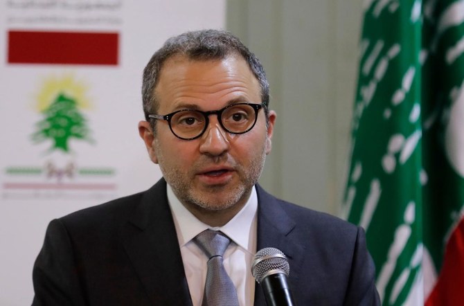 バジル氏は、他の政治家たちとともに、広く知られる汚職、浪費、および国家財源の運用ミスについて抗議の標的となっている。(AFP)
