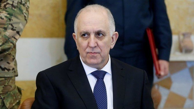 バアブダの大統領官邸での閣議に出席するレバノンのモハメド・ファフミ内相。(ファイル写真:ロイター)