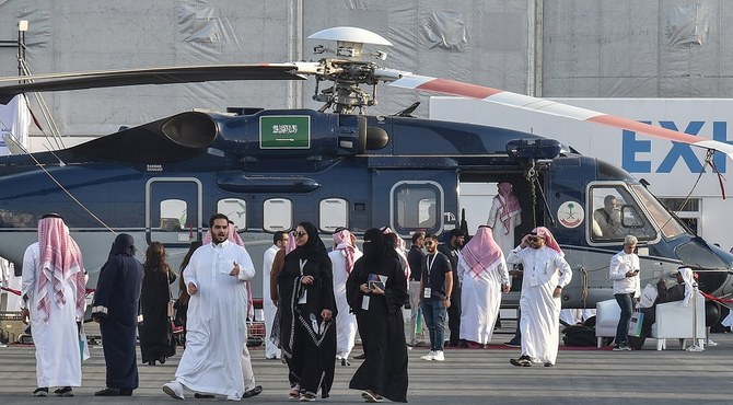 2019年3月13日に首都リヤドのスママ空港で開催されたサウジアラビア初の国際航空ショーに出席する来場者。(資料写真/AFP)