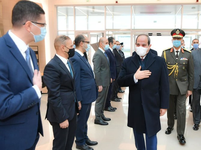エル・シシ大統領がパリ・オルリー空港に到着し、3日間のフランス訪問を開始した。(エジプト大統領府)