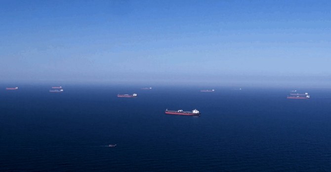 上、石油を積載したサウジアラムコのタンカー、海上の場所は非公開。( サウジアラムコ、フランス通信社経由 )
