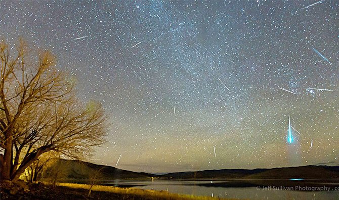 ふたご座流星群は12月13日から14日がピークと予想され、地球から観測される流星群の中では最も輝きを放つものの1つであり、1時間あたりに降る流星の数は120に達する。（ソーシャルメディア）