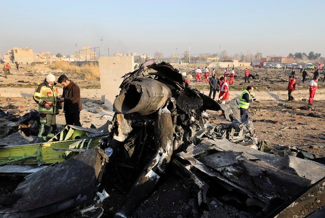 イランがウクライナ飛行機墜落事故の犠牲者家族に15万ドルを補償 Arab News