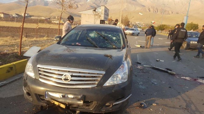 2020年11月27日、イランのテヘラン郊外でイランの著名な科学者モフセン・ファクリザデ氏が殺害された襲撃の現場の様子。（ロイター）