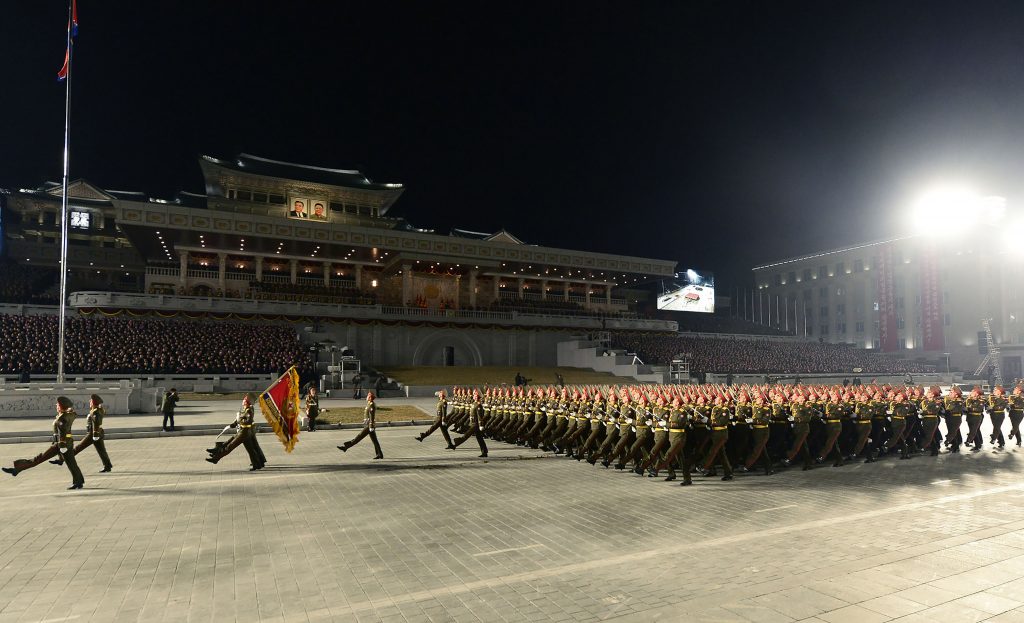 パレードでは金正官国防相が演説し、「共和国の武力は金正恩同志の命令と指示にのみ忠実である」と強調。(AFP)