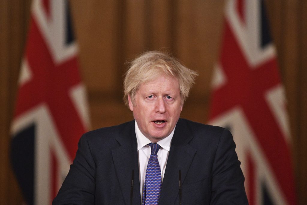 2021年1月15日の金曜日、ロンドンの首相官邸で、イギリスのボリス・ジョンソン首相がCOVID-19に関するマスコミ説明会で話す。(資料写真/AP通信)