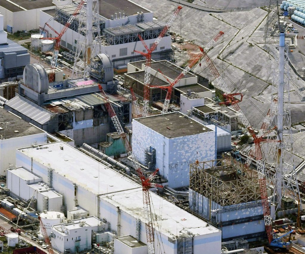 日本の北東部、福島県の大熊町にある福島第一原子力発電所の原子炉、右下から1号機、2号機、3号機。（資料写真/AP通信）