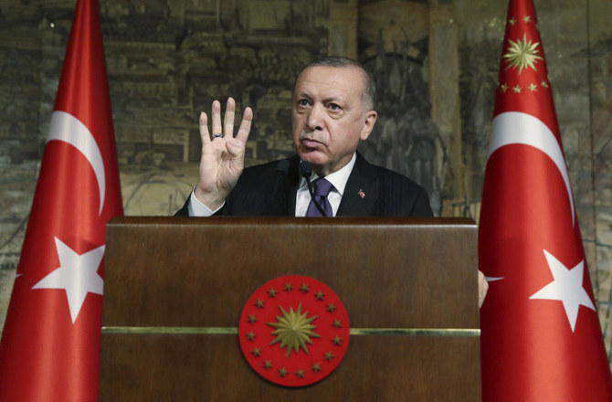 2021年1月15日、イスタンブールでの会議中に発言するトルコのレジェップ・タイイップ・エルドアン大統領。（写真：トルコ大統領府/AP通信）