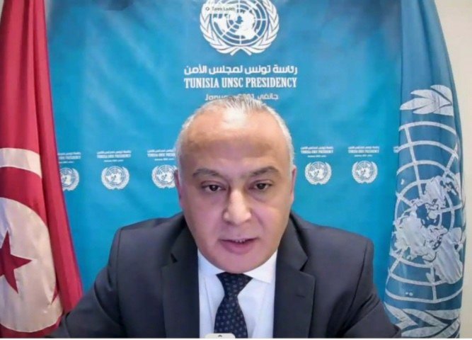 ニューヨークにある国連事務局にて2021年1月4日の協議会で話す国連のチュニジア常任委員 、Tarek Ladeb大使。（静止画はUN WEB TVの動画より）