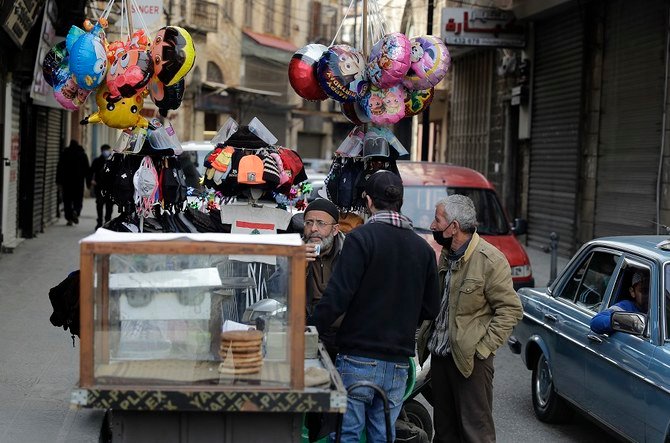 レバノン経済は、コロナウイルス大流行前から苦境にある。（ファイル/AFP）