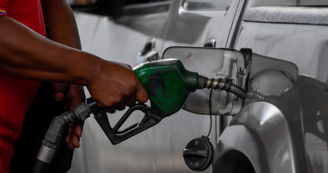 グローバルベンチマークであるブレント原油は、OPECプラスが合意に達しなかったことが明らかとなり、直近の高値から下落した。(AFP /ファイル)