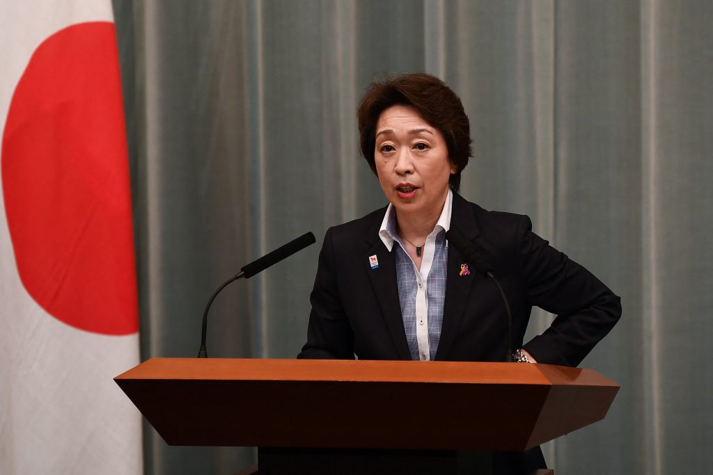 日本の与党国会議員の橋本、56 歳は、オリンピック競技大会担当大臣を務めるが、2019 年以来、女性活躍担当大臣も兼務している。 (AFP)