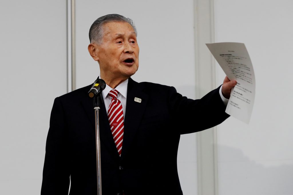 資料写真:2021年2月4日、日本の東京で開かれた記者会見で発言する東京2020年大会の森喜朗会長。ロイター通信/キム・キュンホン